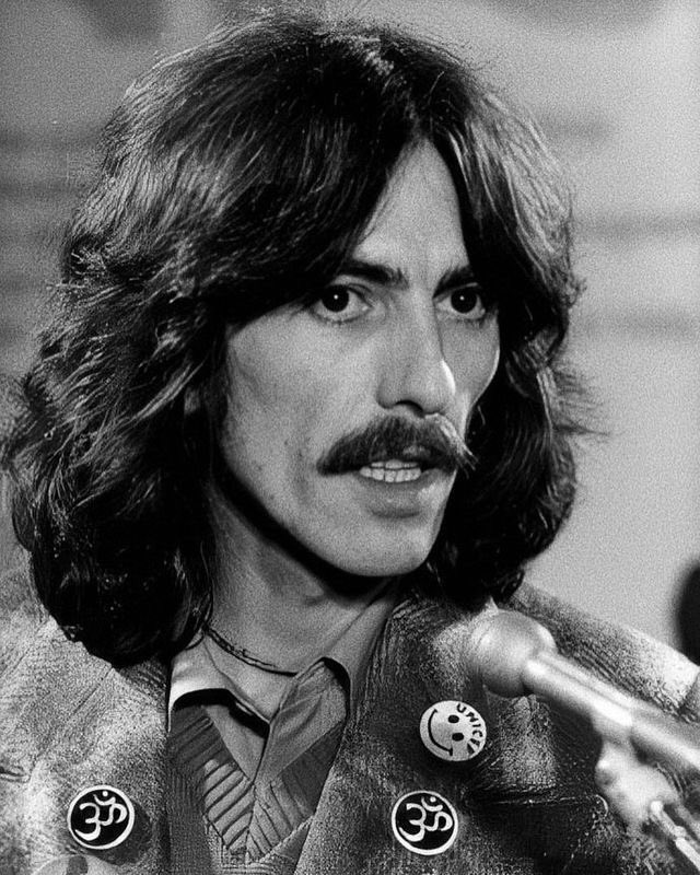 George harrison джордж харрисон. джордж харрисон. ринго старр с длинными волосами. джон харрисон битлз. джордж харрисон 1970.