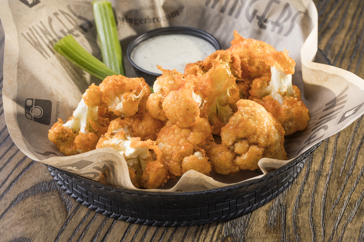 WingersRG's tweet photo. 😋 Crispy cauliflower florets baked to perfection and coated in spicy buffalo sauce makes our Buffalo Cauliflower the perfect game day snack 🏈 https://t.co/l8788LtO9M