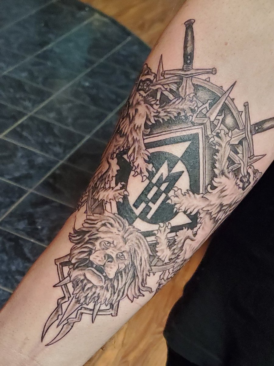 teh_jar's tweet photo. @MfnH @TheGeneralMH Got myself some sweet ink last night! #machinefnhead See you guys in Louisville!!! https://t.co/y3L2ma2re3