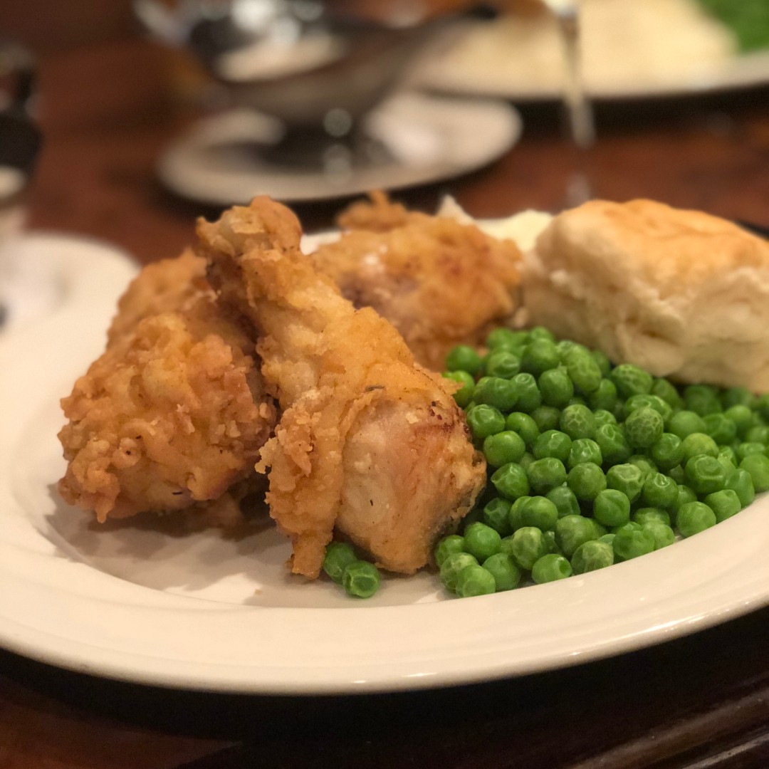 We've said it before and we'll said it again - nothing goes together quite like Fried Chicken &amp; Chiefs Football 🙌 Call today to get your order in for CHIEFS SUPER BOWL SUNDAY!
.
.
.
#chiefs #superbowlsunday #superbowl #chiefskingdom #football #friedchicken #wichitacountryclub