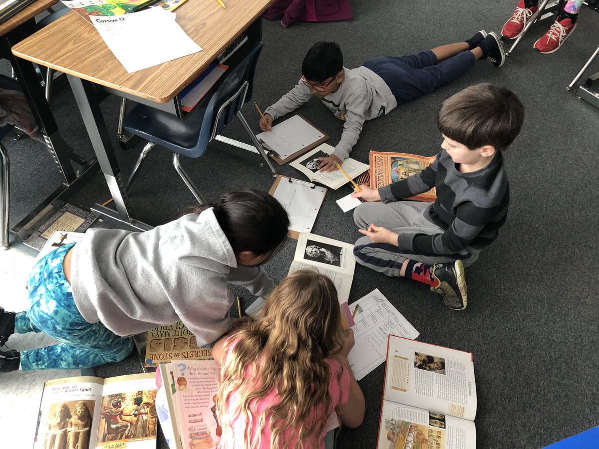 Thinkingin3rd's tweet photo. Reasesrch clubs are in full swing!! Researchers have brainstormed questions and are working hard to find and organize their information!! Love hearing the exclamations “oh!” “I didn’t know that!” “This is awesome!” “Did you know?” #collaborators #communicators https://t.co/o8yckVTbvl