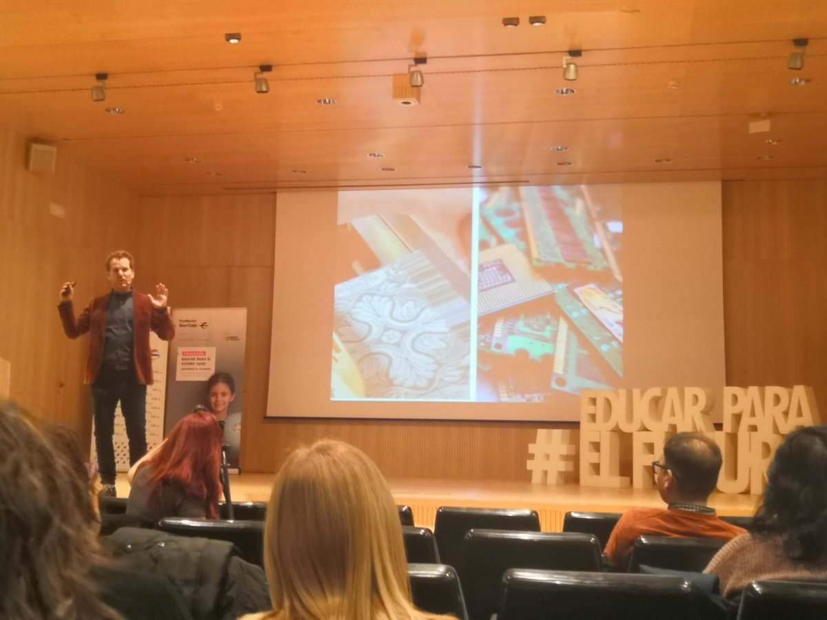 LauraLahoz's tweet photo. 4 historias para entender qué es necesario para desarrollar el proceso creativo @alfredohernando @IbercajaSocial https://t.co/7sh4r8doy0