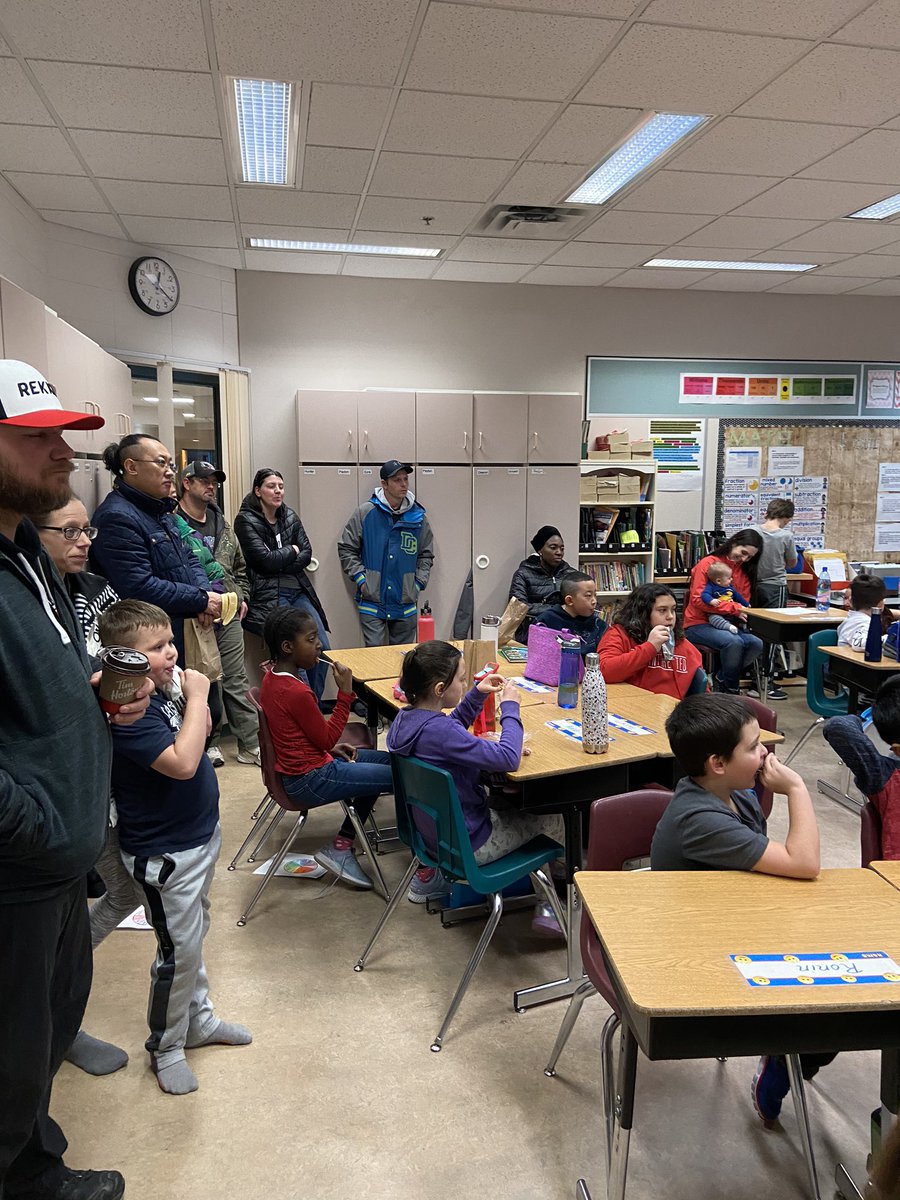 knollknights's tweet photo. Thank you to the staff and community organizations for supporting our
“Pagger Lunch” literacy celebration! So nice to see so many parents and family members here as our @knollknights learn about giving back. #onecommunityonebook https://t.co/rMvpwDQh8k