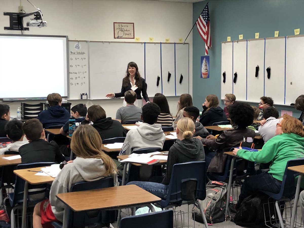 LiedSTEMAcademy's tweet photo. Thank you @CCSDPartnership for providing so many amazing community partners to speak with our students about how to have a successful future. #PAYBAC @ClarkCountySch #NVSTEMStrong @derwood73 https://t.co/NYFUhuNKsg