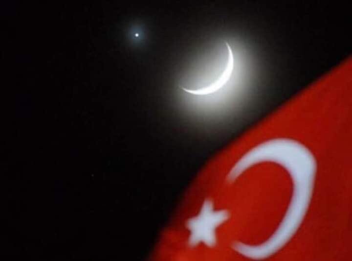 “İstediğiniz kadar dağlara haç koyun, gökyüzüne her baktığınızda hilâli göreceksiniz.”

#Greece