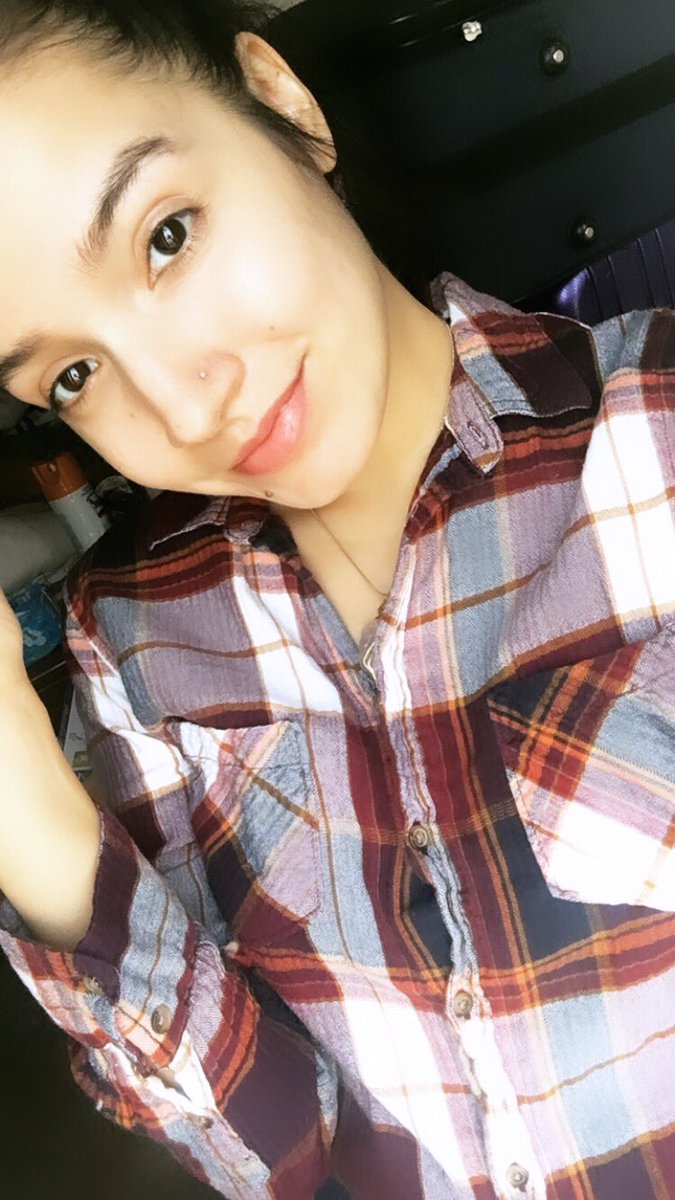 MojaveVi's tweet photo. Fresh face shorty. #nomakeup #itsme #skinflourishing #skinfix #firstaidbeauty #skincare https://t.co/RtYXpM8CG2