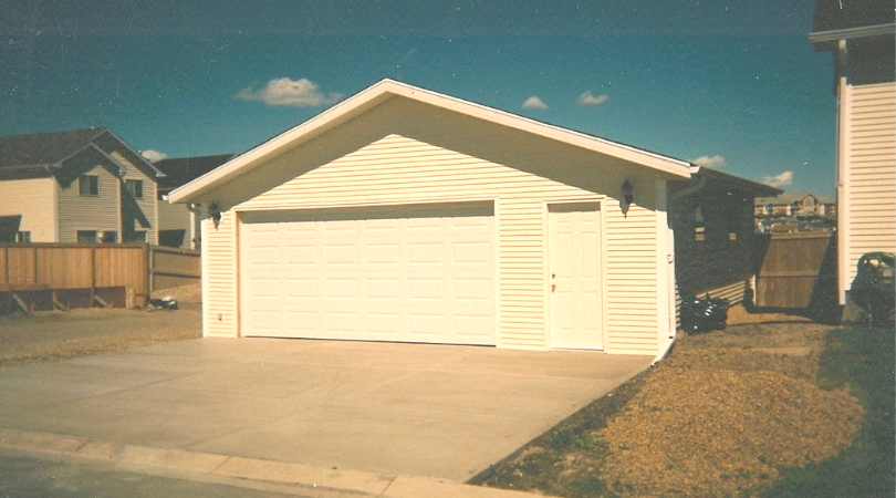 _cjconstruction's tweet photo. #TBT Here's a throwback from 1994! We've been in business a long time - over 40 years! We are the pros you need to build your new garage! #yycgarages #buildagarage #concrete https://t.co/nc8npz6GCm