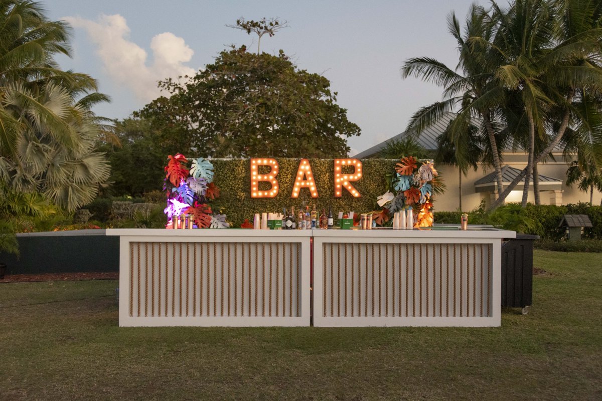 celebrationsltd's tweet photo. Throwback to a couple of weeks back when our team put this fantastic corporate event together at the beautiful #PedroStJames. πΈπΉ
#eventprofs #meetingprofs #visitcaymanislands #dreamincayman #caymanislands #grandcayman #incentivegroup #incentiveplanners https://t.co/AkYFV8iv70