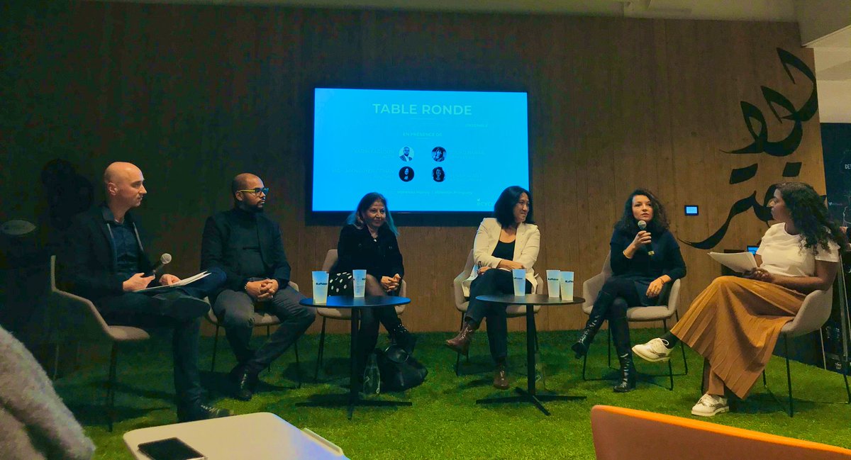 MereteBuljo's tweet photo. La #Diversite, l’art de penser indépendamment ENSEMBLE !

#TableRonde avec @mailamnc fondatrice de #Muutivate, Souad Nanaa de #SamaForAll, @KarimFadloun @A2JOB_fr et Yenny Gorce @autismcanwork

Q/R croisées entre intervenants, 🔝ce format! @ccalmeja
#CycleMandalas #LePlateau ✅ https://t.co/plir3AIUKL