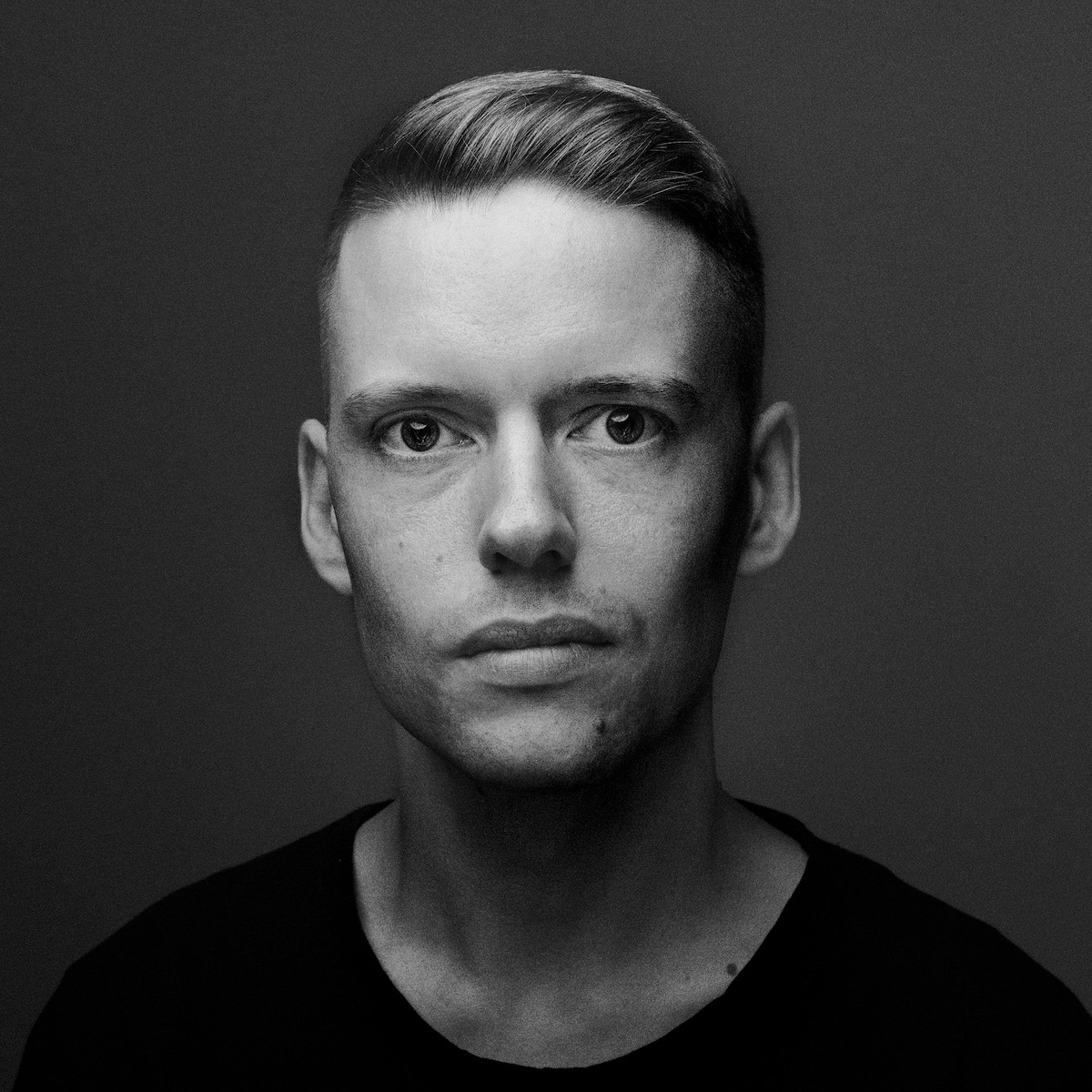 Toimittaja ja kirjailija Anton Vanha-Majamaa. Kuva: Aapo Huhta