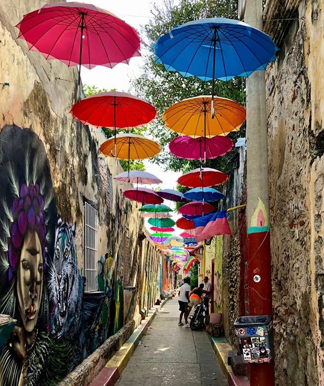 diningdiva's tweet image. alleyway in Cartagena ift.tt/2U8YCyJ