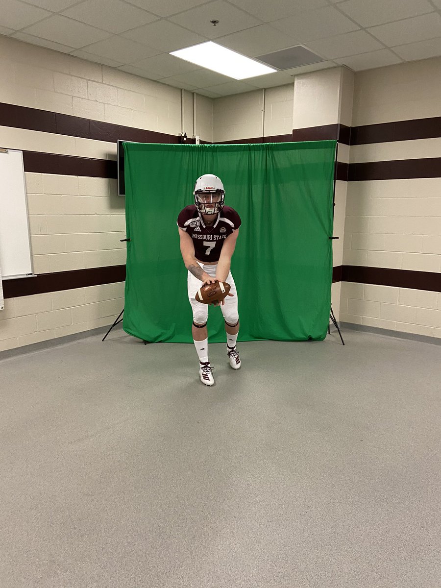ReeceDawson07's tweet photo. Excited to be a Bear! Thank you @CoachBPetrino time to get to work! https://t.co/BjDTaeaUmP