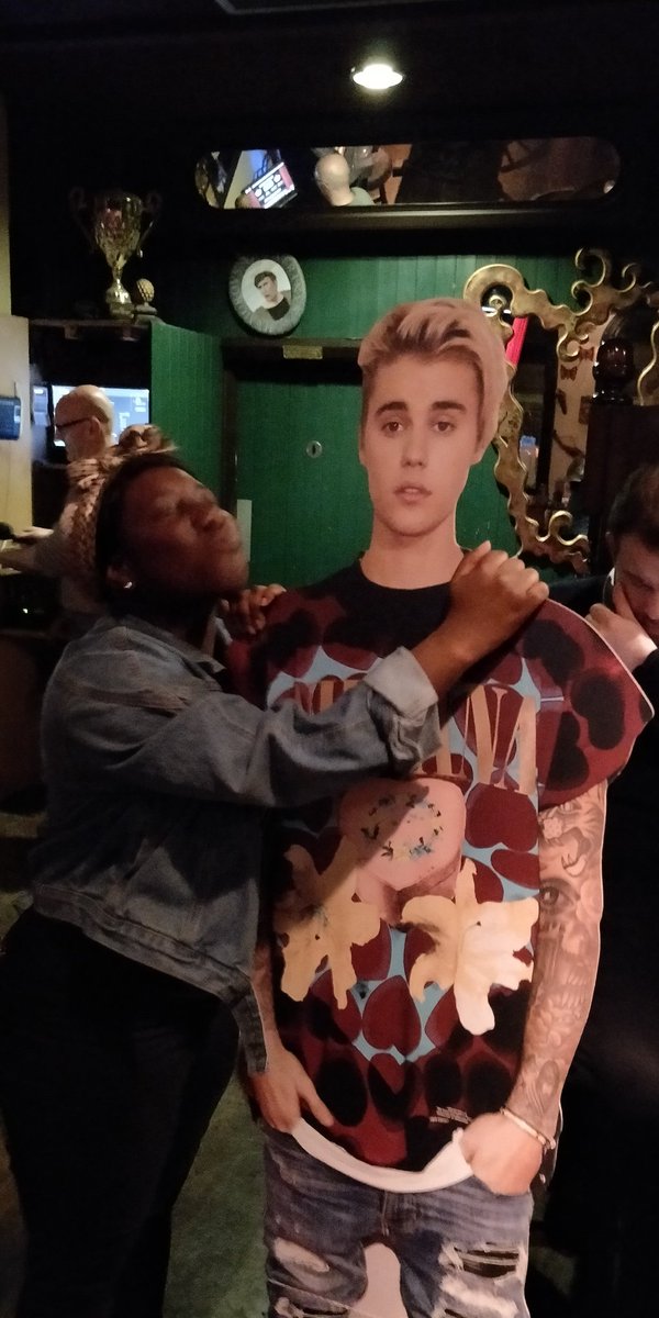 kempsterrrr's tweet photo. . @justinbieber it would mean the world to our friend and colleague if you'd retweet this photo of you and her on her last day. 

She is a true #belieber and a hero amongst us meer mortals https://t.co/9LKBCpnqTa