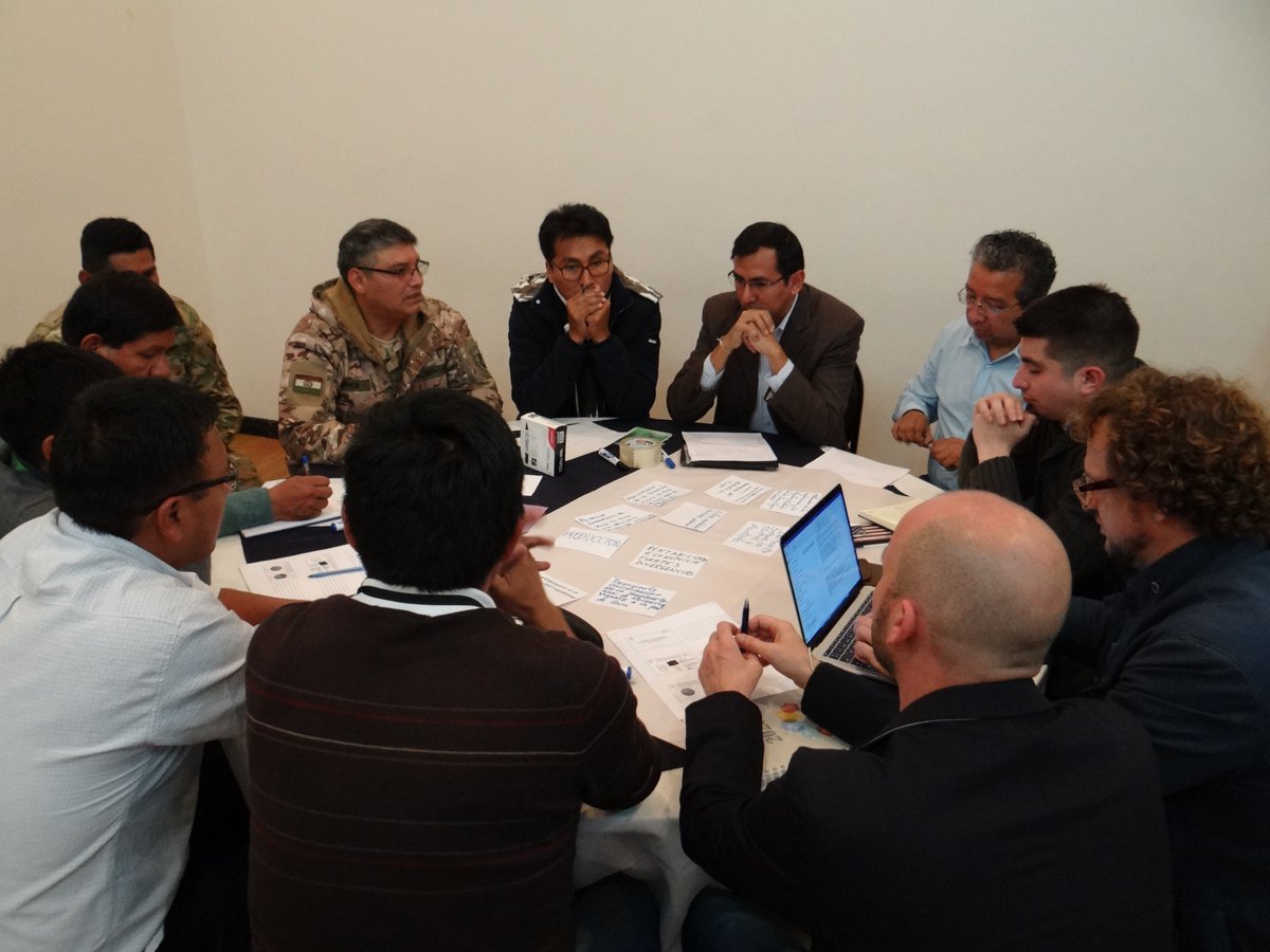 ScConaltid's tweet photo. Taller interinstitucional organizado por la Secretaría de Coordinación del #CONALTID para definir los lineamientos estratégicos de Políticas Públicas relacionadas a la #HojadeCoca https://t.co/NO6CQcCJuE