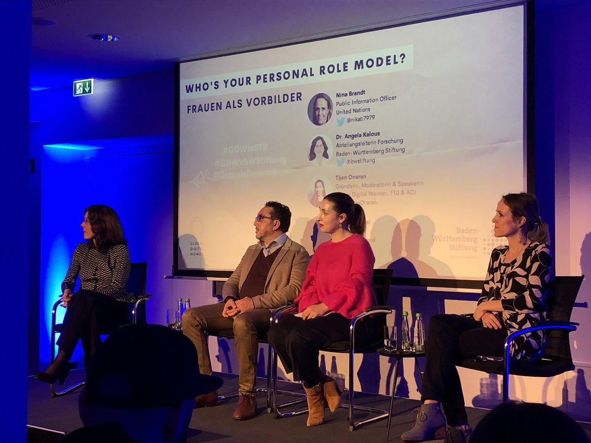 Molzberger's tweet image. Jetzt geht es los mit der Fragerunde - interessanterweise hat @CYounosi auch zur 1. Frage zum Thema Influencern eine Studie gelesen #Bildung #GDWinStr #GDWxBWStiftung