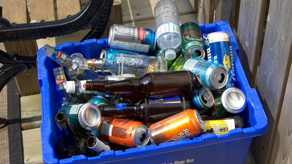 FondDavidSuzuki's tweet photo. Voilà un premier geste déterminant pour donner au Québec un système de recyclage digne du XXIe siècle.

https://t.co/MJ2HmSrCi2 https://t.co/mD4Ubl63dc