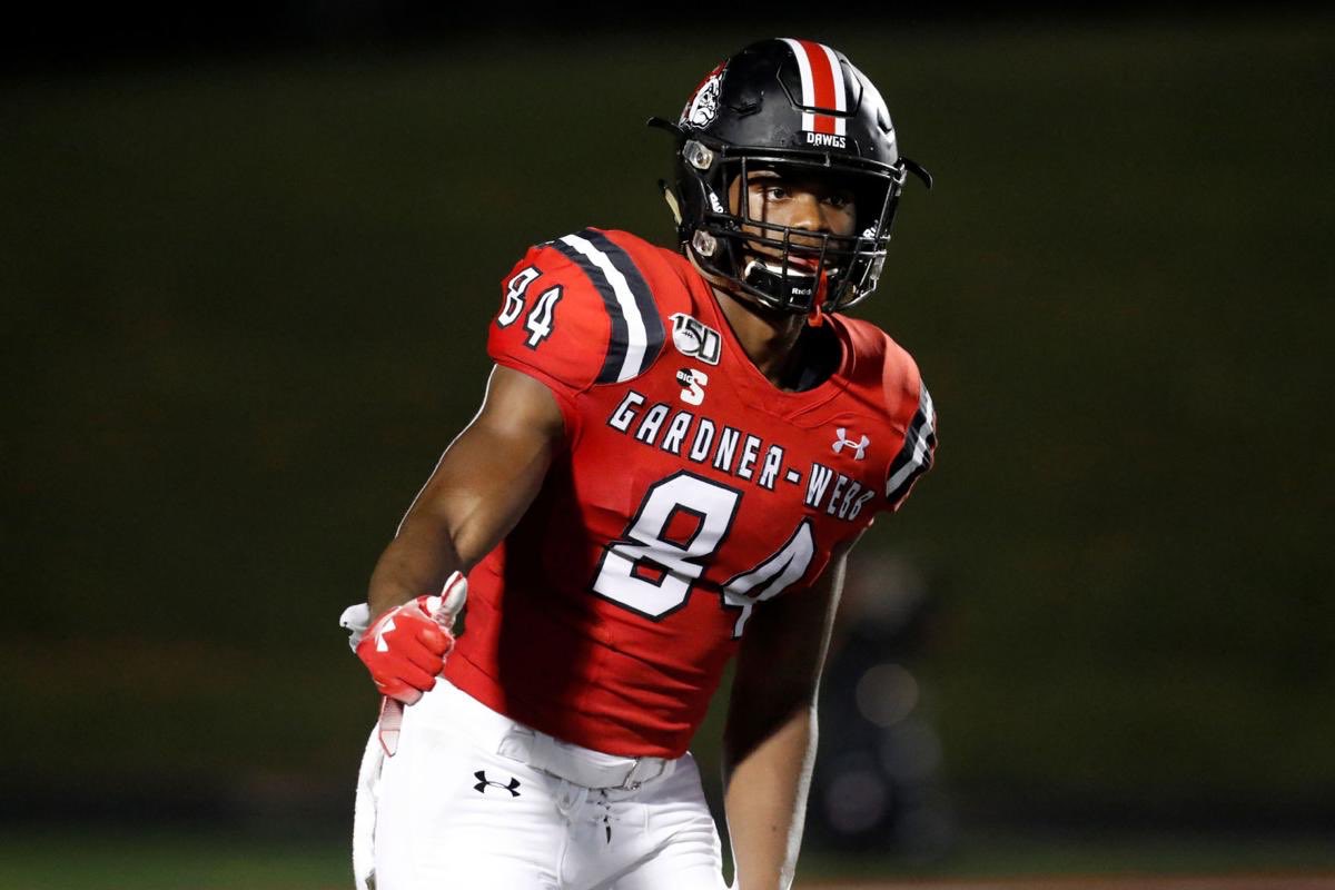 haydenbell1120's tweet photo. After a great visit, I am blessed to announce that I have received my first D1 offer (PWO) at Gardner–Webb University !! Thank You for having me up today !! @CoachHennigan @tlamb9 @taylor_lamb11 @coach_bcoleman @wcsSHS_Recruit https://t.co/PKeLIi7M1u