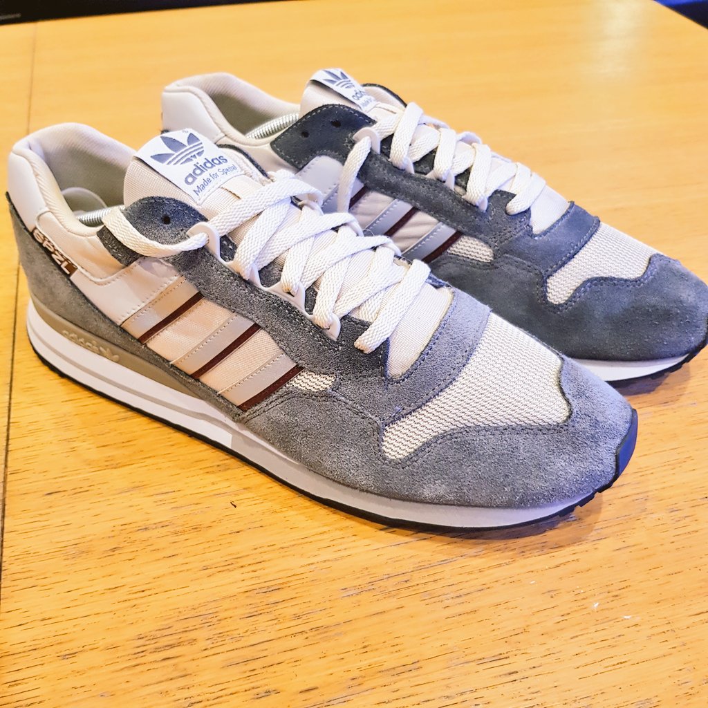 xMAT_LE_RATx's tweet photo. adidas ZX530 SPZL
.
#adidas #zx530 #SPZL #spezial https://t.co/BsoD4CKuw2
