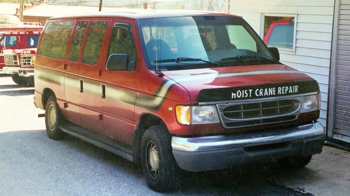 YorkHoist's tweet image. Our name has changed and our service vehicles have been upgraded, but our commitment to servicing our customers has never wavered. #Celebrating45Years #Since1975 #YorkHoist