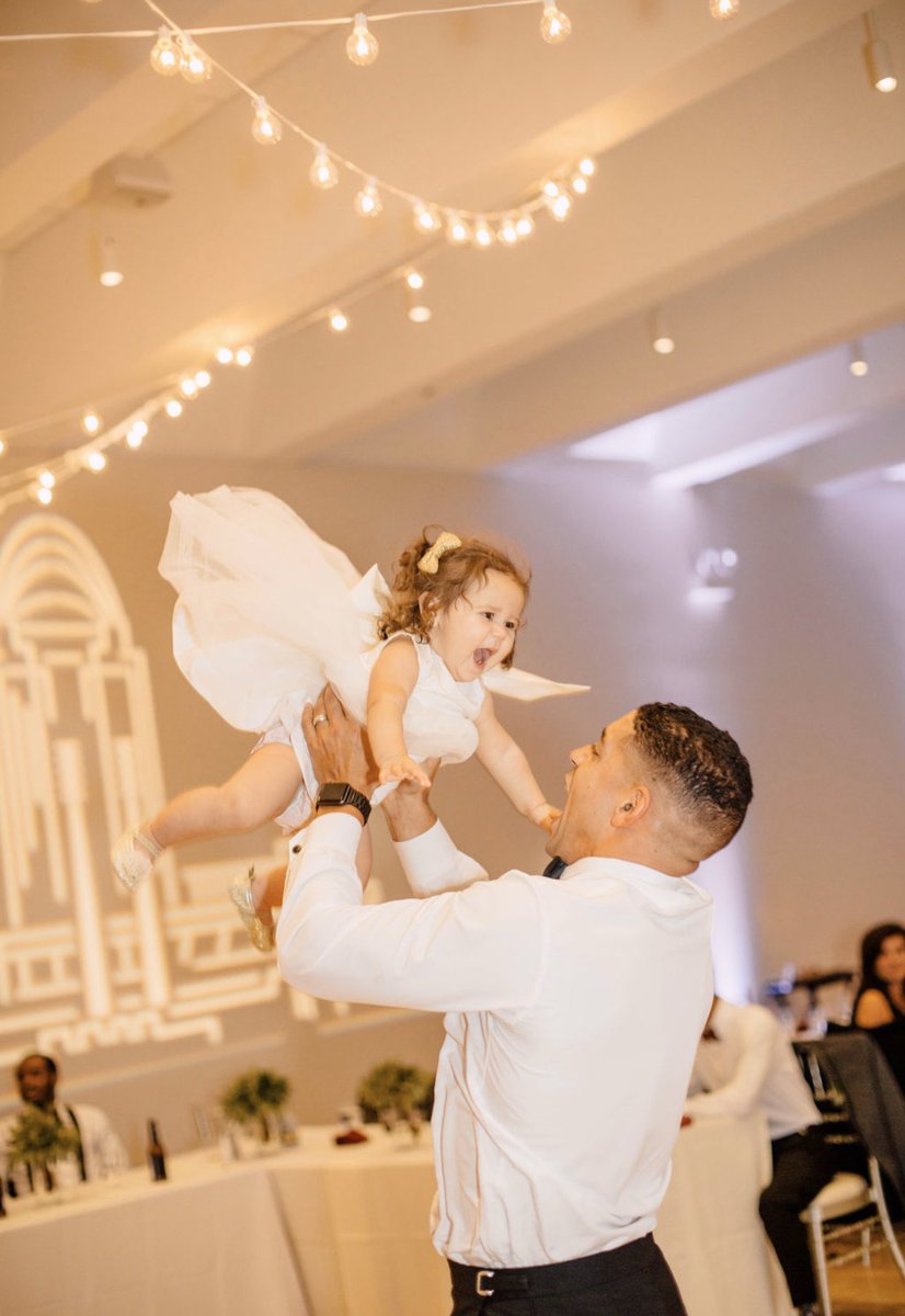 ʇɟoɹɔuɐq tweet media