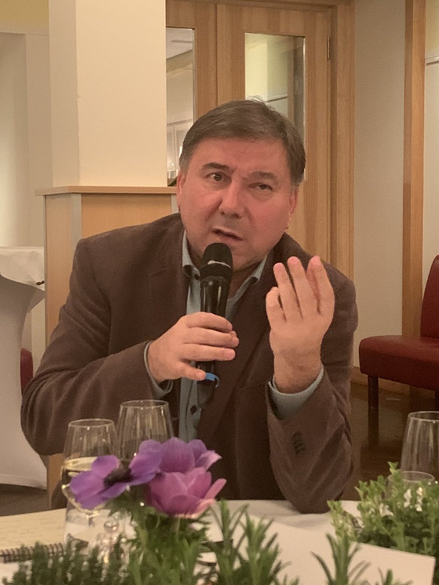 #IvanKrastev: Most important question for future if #EU: Is it possible that Germany at some point sees itself at some point as the loser of European integration? Just like #US saw itself as loser of #globalisation? #Trump