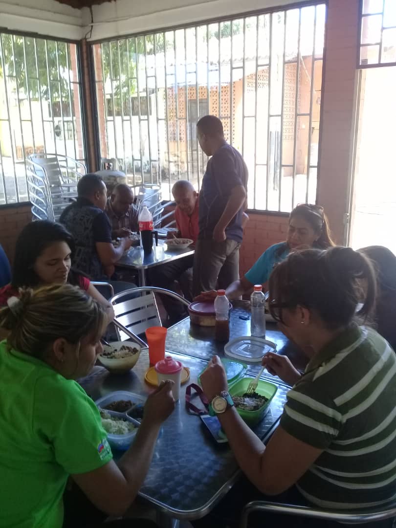 EsrrgV's tweet photo. #RiegoNoticias #ProducirEsVencer En pro de los beneficios de los trabajadores de la Empresa Socialista de Riego Río Guárico, S.A la nueva directiva agregó nuevos beneficios como es la activación del comedor. https://t.co/aLhVZ0lHrv