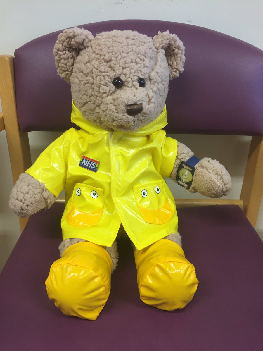 SGHresp's tweet photo. Today #George helped with #SweatTest. We perform these to look for chloride(salt)levels in sweat to test for #CysticFibrosis. #CF can affect a lot of your body & can cause recurrent chest infections. Although we test for CF, this is largely to exclude this as a diagnosis.
#NHS https://t.co/3iB4oQl3ui