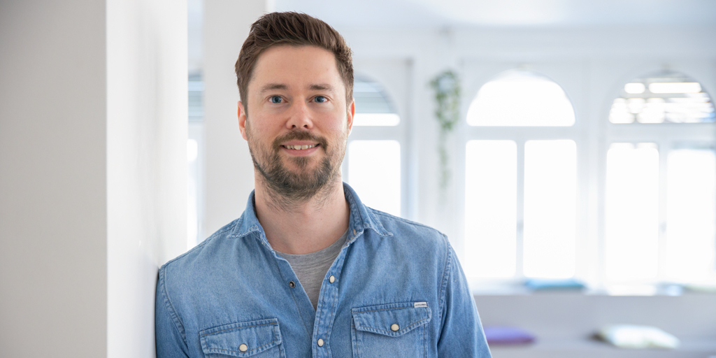 Frontify's tweet photo. β‘ Our Founder & CEO, @rogerdudler, shares his thoughts on the impact of our Series B, the value of culture to our brand, and what's next for Frontify in this personal message. https://t.co/0qhiQix62z β‘ #DiscoverFrontify #BrandManagement https://t.co/6PiqwiEzXs