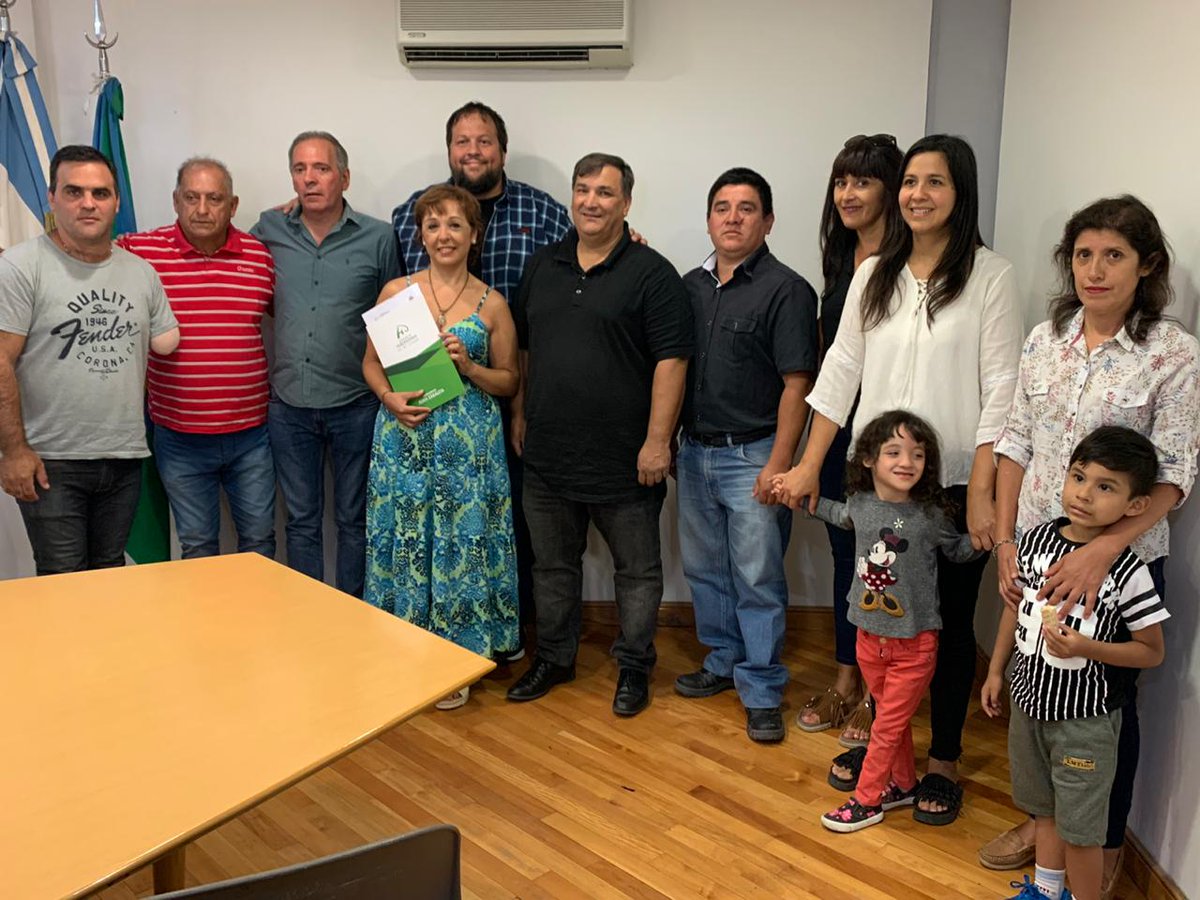 GusLegname's tweet photo. A través del la gestión del Intendente de Hurlingham @JuanZabaletaOK, desde la Dirección de Culto a mi cargo, entregamos tierras a la Iglesia Bautista del Pastror Jorge Ferrari. 
Gracias también a Miguel Quinteros, Secretario de Obras Públicas 
@MuniHurlingham @FrenteJC https://t.co/o76L4kfNtR