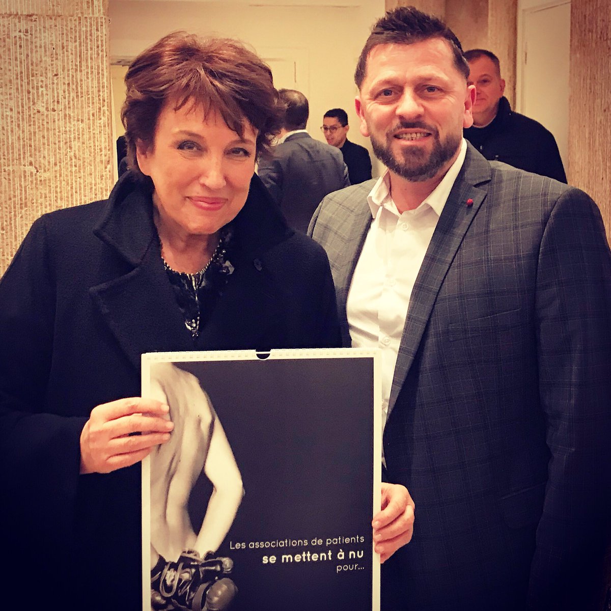 #FCSante Le #Calendrier2020 au <a href="/FestiComSante/">Festival de la Communication Santé</a> avec <a href="/R_Bachelot/">Roselyne Bachelot</a> 👍🥂  <a href="/LYMPHOSPORT/">Eleonore Piot - de Villars LYMPHOSPORT</a> <a href="/contremeningite/">Contre la meningite - petit ange</a> <a href="/afaCrohnRCH/">afa-Crohn-RCH</a> @AFVD2006 <a href="/triplettes_les/">Les Triplettes Roses</a> <a href="/AssociationSkin/">Association Skin</a> <a href="/DessineM/">Dessine moi un mouton</a> <a href="/Fibromyalgie_Fr/">ROBERT CAROLE</a> <a href="/CerhomAsso/">Cerhom</a> <a href="/reseauKsein/">Mon Réseau Cancer du Sein</a> <a href="/SbastienKubler/">Sébastien kubler</a> <a href="/pinault_claude/">pinault</a> <a href="/acteursdesante/">Acteurs de santé TV #Tvsanté</a> <a href="/nathoundjian/">Oundjian Nathalie-Photographe Corporate</a>♥️