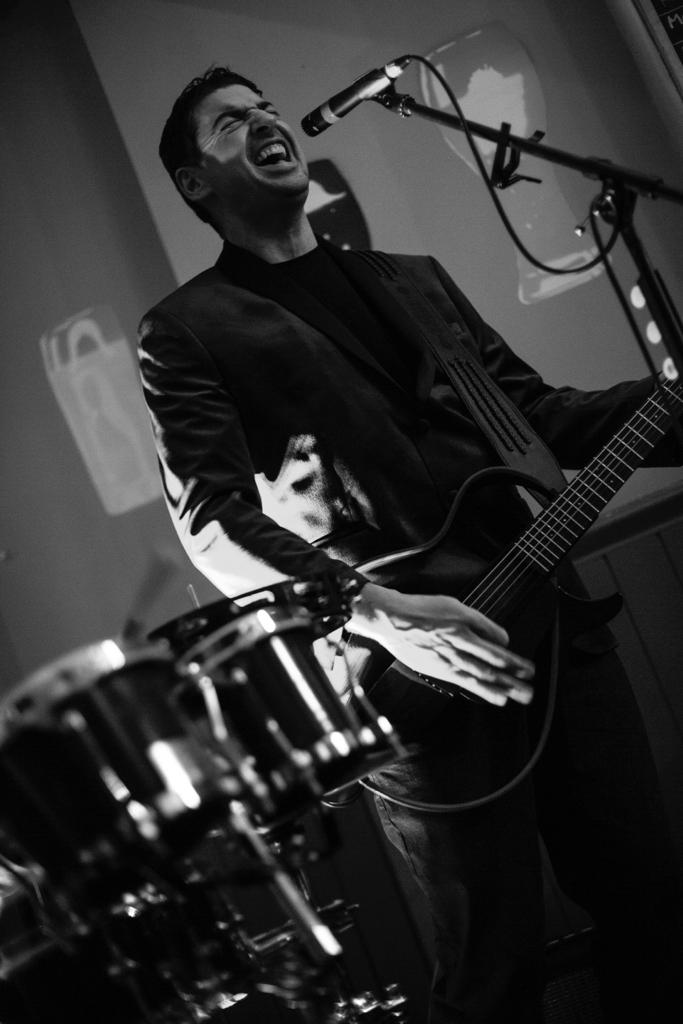 Looking forward to  tomorrow nights gig at the fabulous <a href="/FunkyMonkeyCC/">Funky Monkey🙉🌴🐾</a> in #stockport we've got Alex from <a href="/ViaductVideo/">VIADUCT VIDEO</a> coming down again #livemusic #trio #originaltunes