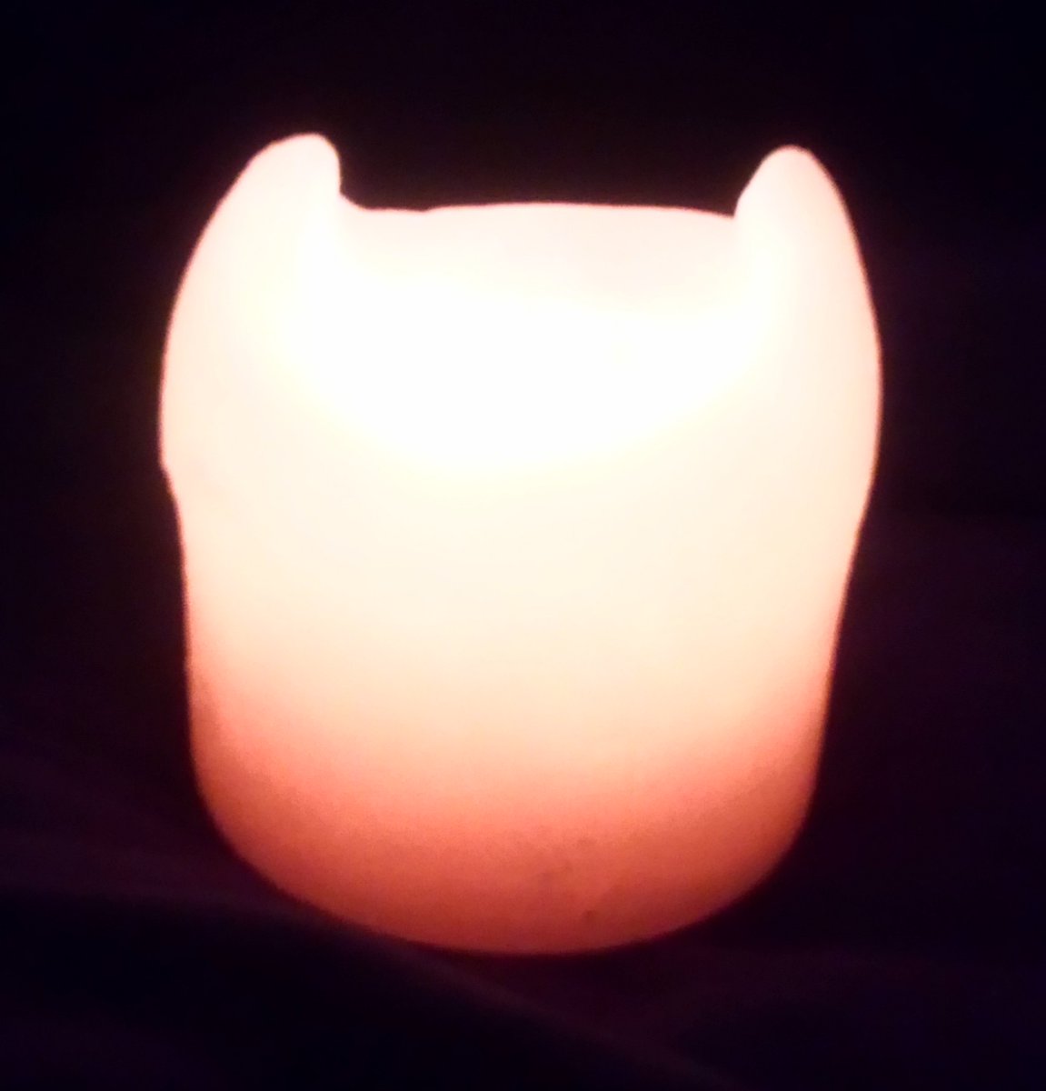 ned_dead's tweet photo. Crap picture of a candle

I AM BATMAN!!!
#batmancandle https://t.co/TAwjOBVADW