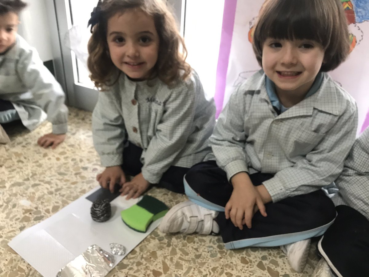 Xtorey_benifaio's tweet photo. #ElsSentits Altre sentit per explorar i rebre sensacions. Descobrim el TACTE a la nostra pell #4anys #ProjecteElCos https://t.co/TfvbHc3iDJ