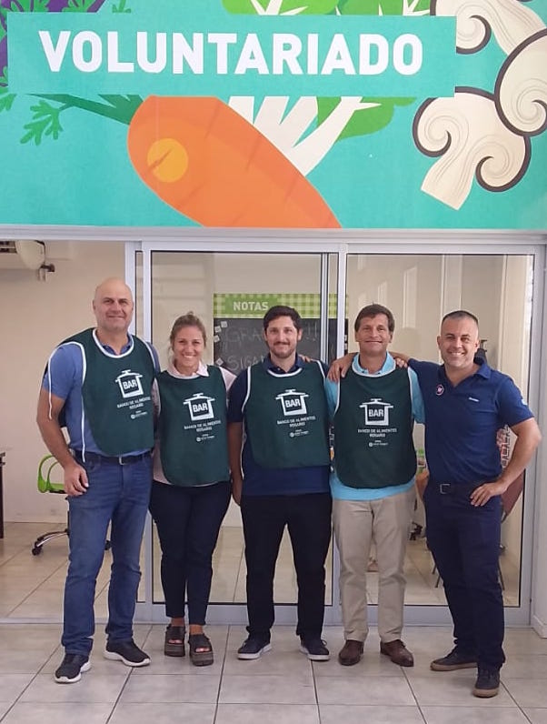 BAR_Rosario's tweet photo. #VoluntariadoBAR Empezar el año ayudando, motiva y mucho! GRACIAS #NorteRepuestos por clasificar junto a @aiesecargentina y #ContagiarCompromiso a sus colaboradores!
✔️1535 kilos de @alimentosgranix alegrarán los desayunos y meriendas de más de 38.000 niños! #NutriendoElFuturo https://t.co/C3OZ7XJc8e