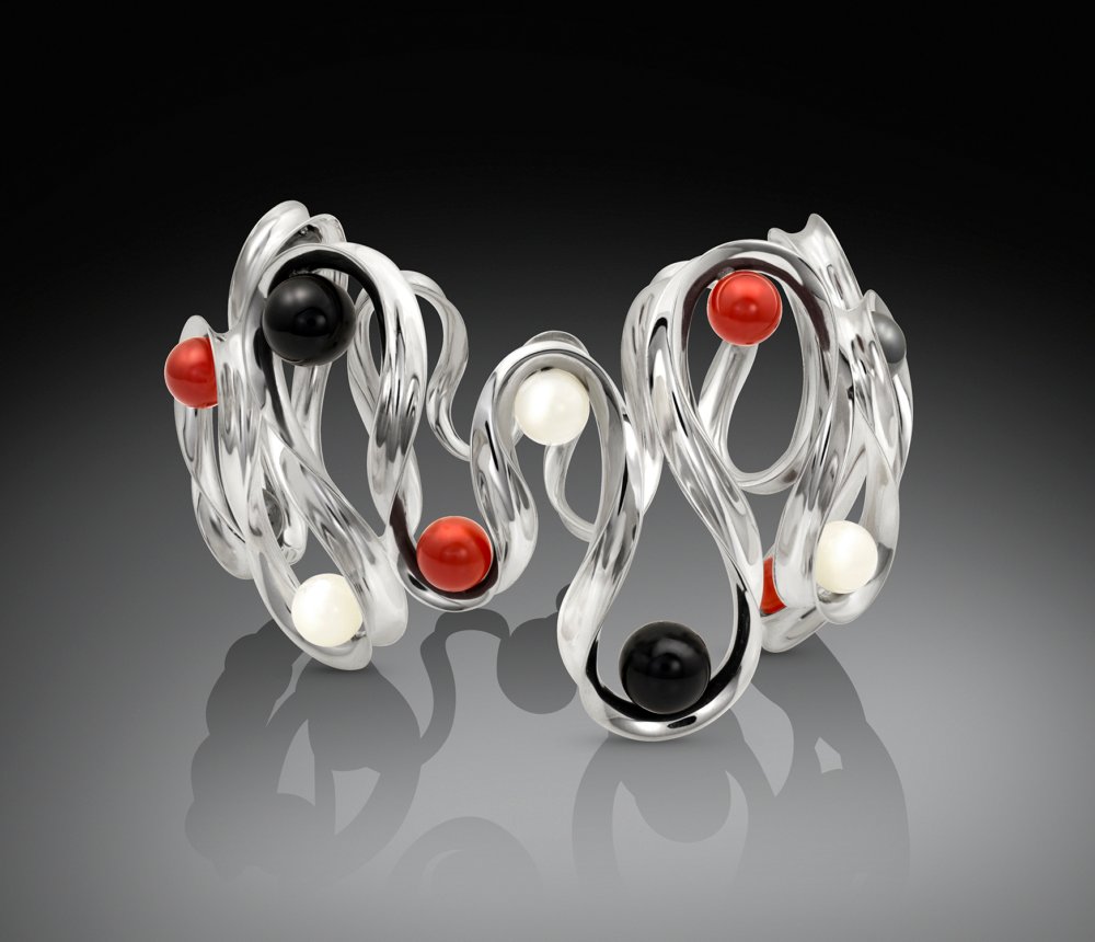 AJDC_online's tweet photo. Announcing the AJDC 2019 Design Project #Polka Dot!

Michael Good - Polka Dot
Sterling Silver, hematite, carnelian, onyx, mother of pearl.
Photograph: SaraRey https://t.co/WboJpoGPeP