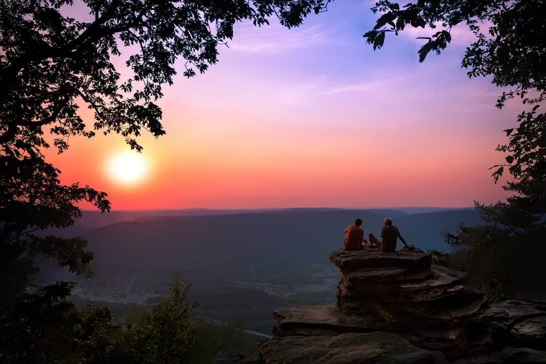 ext54's tweet image. The Tennessee Aquarium, Ruby Falls, and views like this...just a few reasons #Chattanooga is the perfect weekend escape. #54cities
📸 IGer @jeremy.rasnic