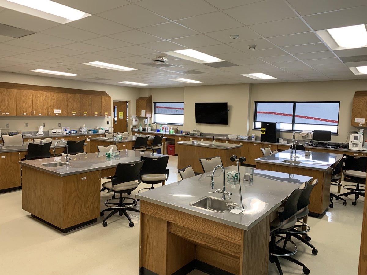 AlbrechtBryan's tweet photo. Remodeled vet tech center looks great. Imagine your career at Gateway Technical College https://t.co/QcArMB2PlA