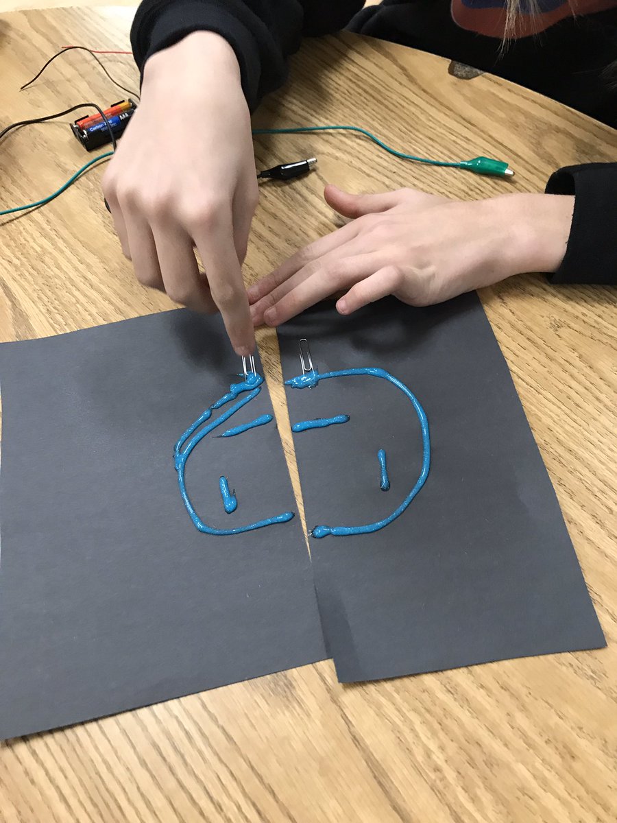 TaraMcFarling1's tweet photo. Making a glow salt circuit @BallacheyLC took some patience and perseverance today but Bears don’t give up! @MajorBallachey @GEDSB Not going to complain about the sunny day - but it made it hard to photograph the successful circuits 😉#STEMeducation #designchallenge https://t.co/ihfWdxIbm5