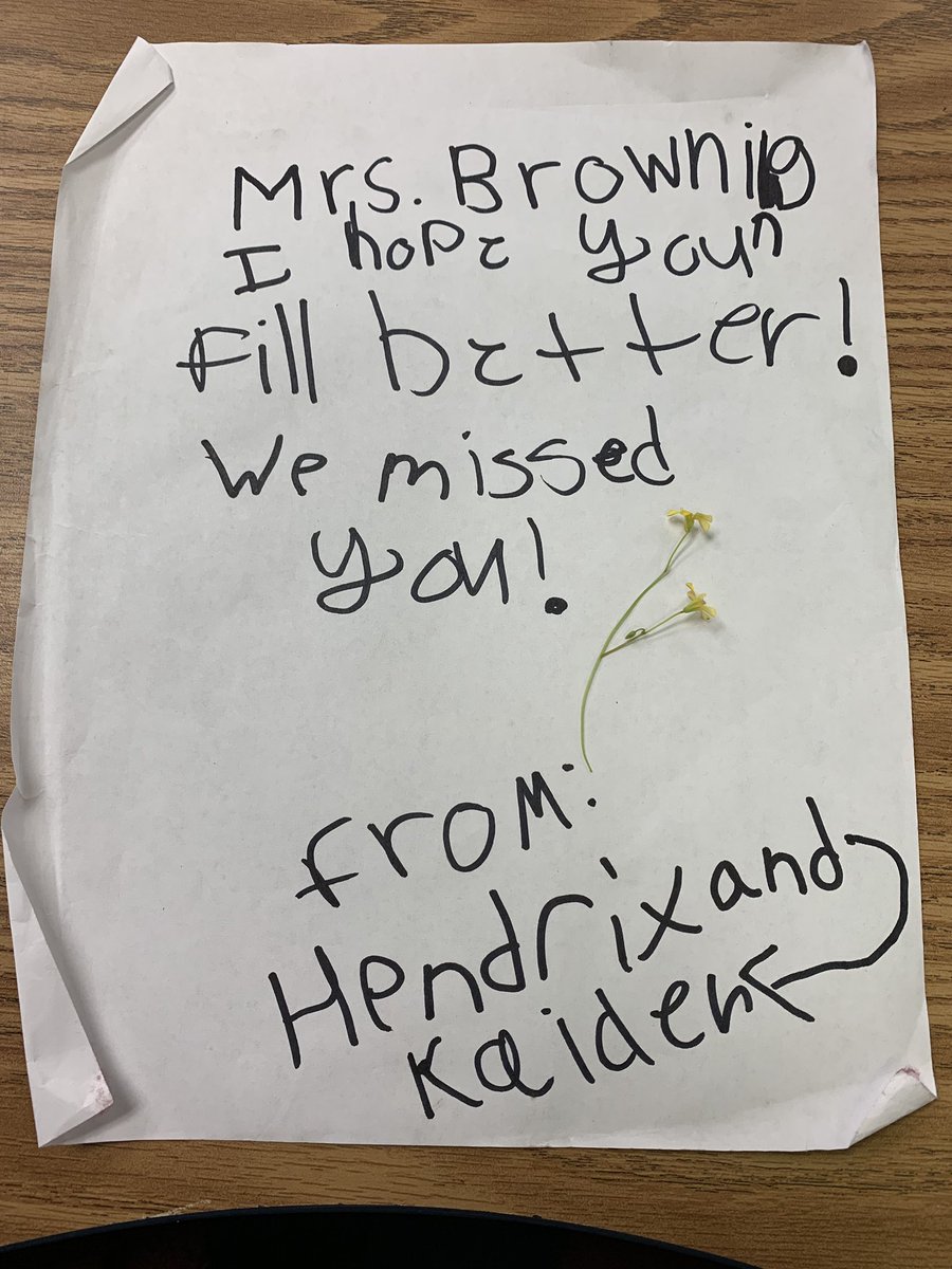 VictoriaNylia's tweet photo. SUPER tough day today.. But notes like these help to brighten your day and remind you how sweet it really is 🌼🍯 #SP20intern #dsc https://t.co/DBgSBtnFei