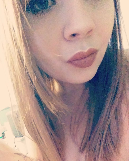 Blow my phone up with some payment notifications (; maybe you'll get a surprise. Findom/ paypig/ humanatm<a href="/tag/find"class="tags"><span>#find</span></a>