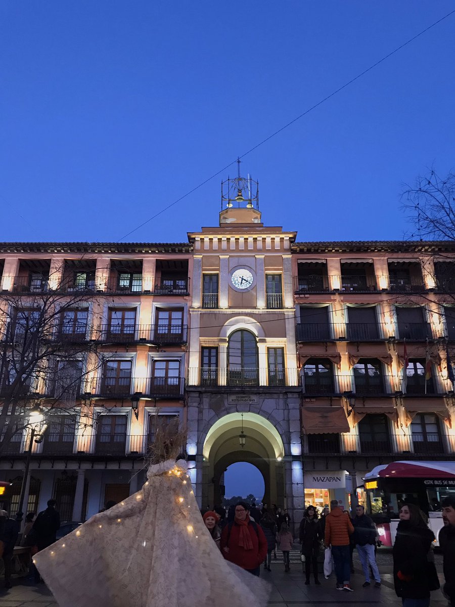 ildacikk's tweet image. 🌆🎆