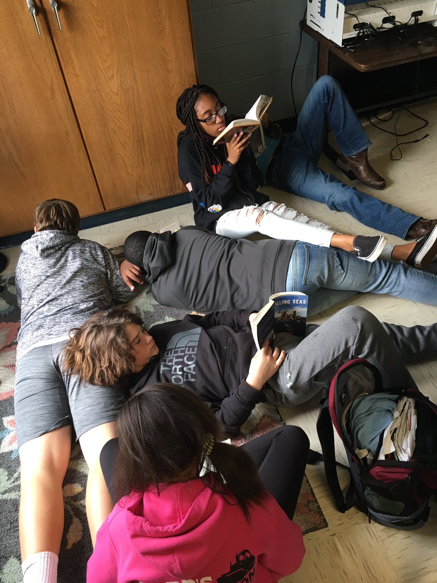 hannah_reiheld's tweet photo. When Chiefs Read turns into a cuddle party. Whatever works to get them reading! #nmbmchiefs #chiefsread https://t.co/rIfddOkbrK