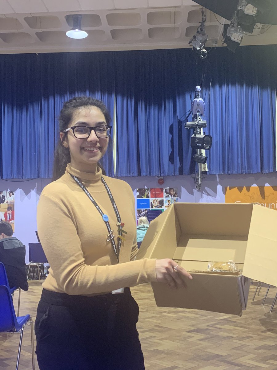 HattonVIForm's tweet photo. So proud of our sixth formers at the Year 7 parents evening tonight. What brilliant role models for the younger students.
•
•
•
#scha #viform #sixthform #proud #rolemodels #inspiration #fantasticstudents #studentambassadors #parentsevening #teamhatton https://t.co/MaQc4NCZb4