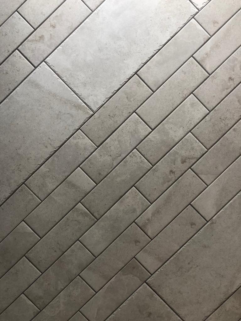 aonews's tweet photo. Coming soon – our new Rochester collection! Here’s a sneak peek from @TISEevents showing the stone look detailing and chiseled edge on each tile. #TISE2020 #AmericanOlean #tile #Surfaces2020 https://t.co/6pOkfjWnSu