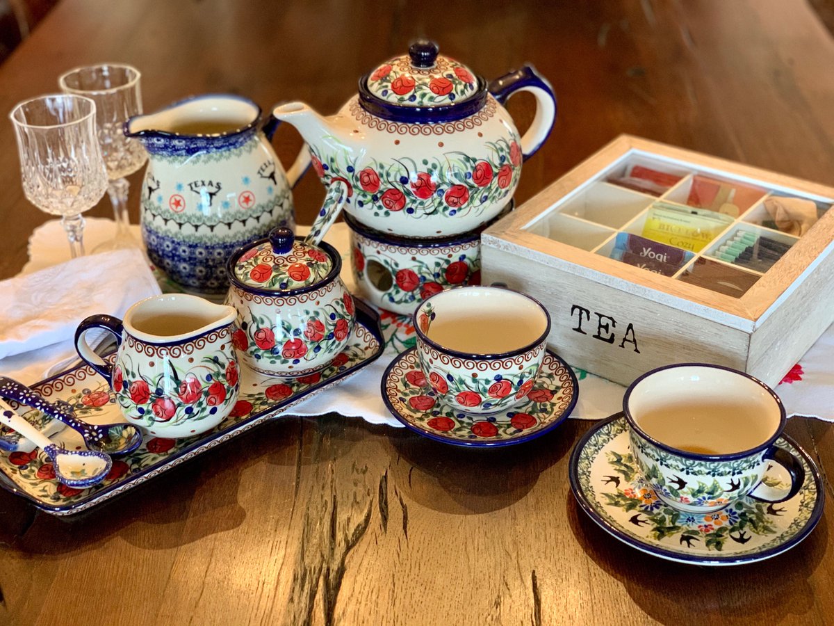 SharonBritting4's tweet photo. I love my job. My PPP coachee, Danyell Burgett, provided me with tea today. Great conversations occur when you are sharing an experience. I learn from the people I work with every day. What did you learn today?@jowilson4139 @UD_DASL #never2old2learn https://t.co/hIg7s5pVgA