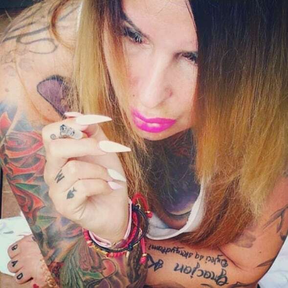 AnjaTattoo's tweet photo. #anjatattoo #tattoo #satan #smokinggirl #badgirl #beautifulwomens #woman #work #winter #pink #blonde #satan 🤪🤪🤪🙃🙃🙃👿 https://t.co/V2kVrkDRZ1