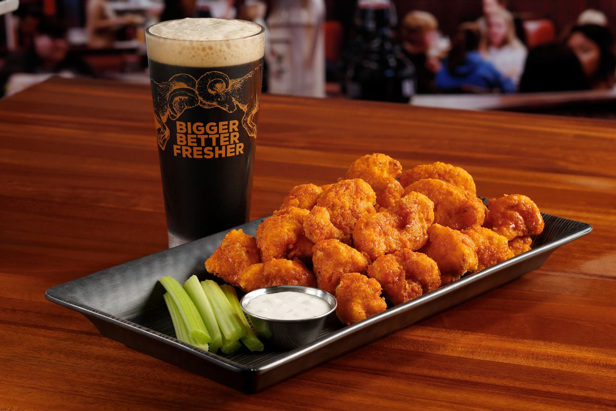 CBandPotts's tweet photo. The big game is almost here, and we have everything you’ll need to get you through the night. Join us for the game and enjoy some great apps and drink specials!
 
$1 off Potts beers
$12 Pitchers
$4 Jameson, Fireball &amp; Jager shots
$5 Long Islands
$7 Grand Mimosas https://t.co/dLxjHUbv4N