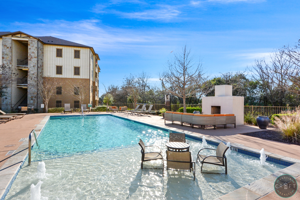 craftapartments's tweet photo. Central Austin...but feels like youโre camping ๐
Live in the thick of it while enjoying unparalleled privacy.
โ
1/1 @ $1,404โ
2/2 @ $1,795
#craftyourlifestyle #craftapartmentlocators
#austinapartments #austinrealestate #austin #austincondos https://t.co/y6UPCFZXMd