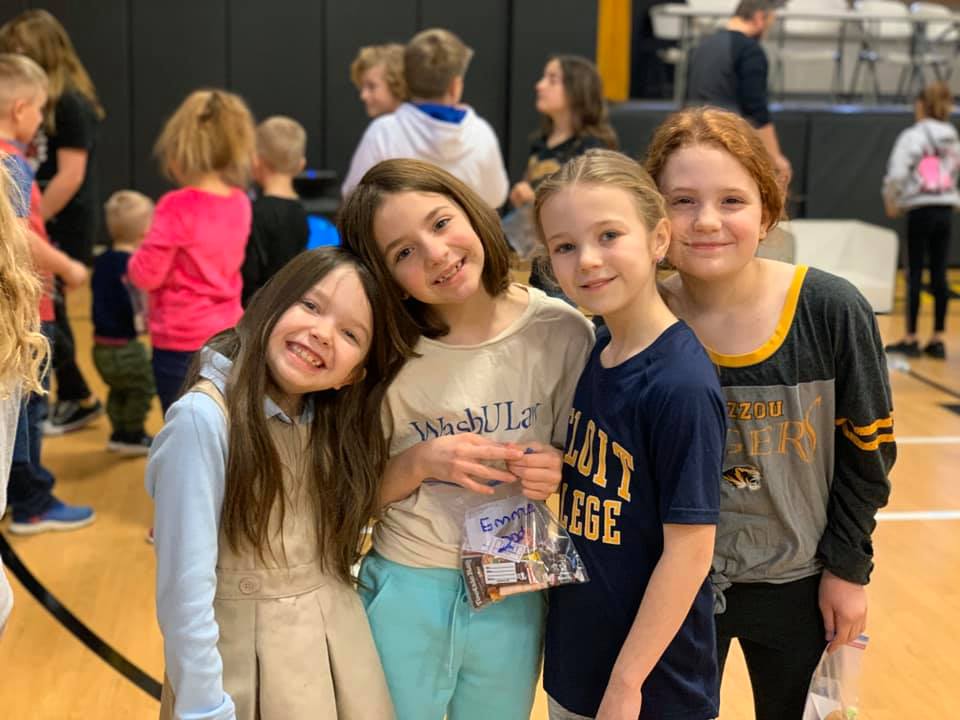 LCMS_MODist's tweet photo. Celebrating #nlsw20 across Missouri! Check out Salem Lutheran School - Affton, MO
College Day | 100 Days of Kindergarten Dance | Fun Challenges | Preschool Grandparent's Day
#luthed #missouridistrict https://t.co/ntQUkpGAdH