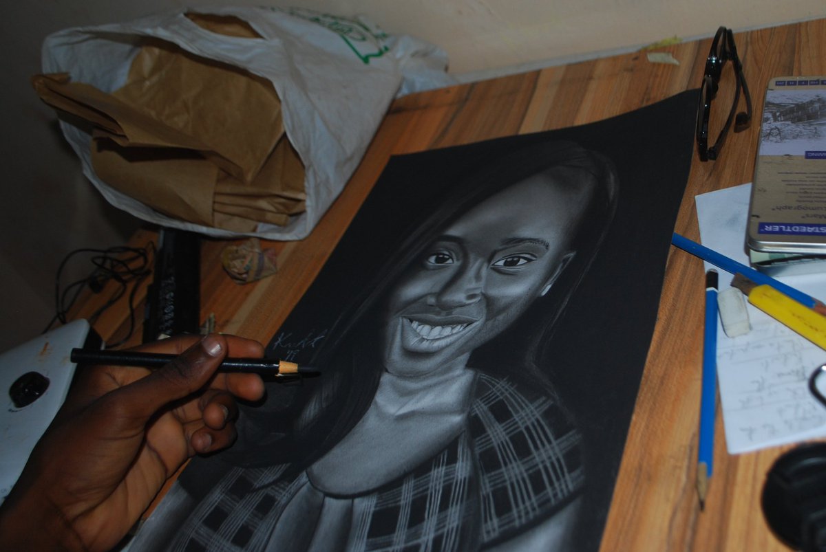 AgboolaChristo2's tweet photo. So, you can get the cliche gift idea off your head, and polish off your love letter with an astute pencil portrait! #ValentinesDayOffer #WeAreFutarians #WeAreNigerianCreatives https://t.co/J8BKfMiyrG